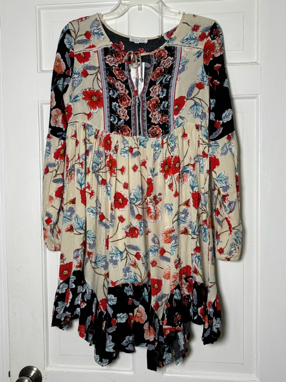 Patrons of Peace Cream Floral Tie-Neck Peasant Dress Red & Blk Accents Women XS